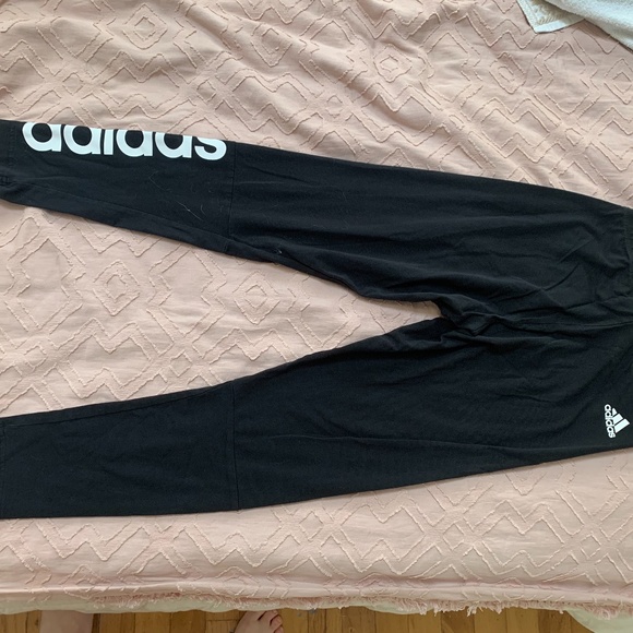 ADIDAS LIGHTWEIGHT LEGGINGS WITH PRINT ON THE LEG - Picture 2 of 3